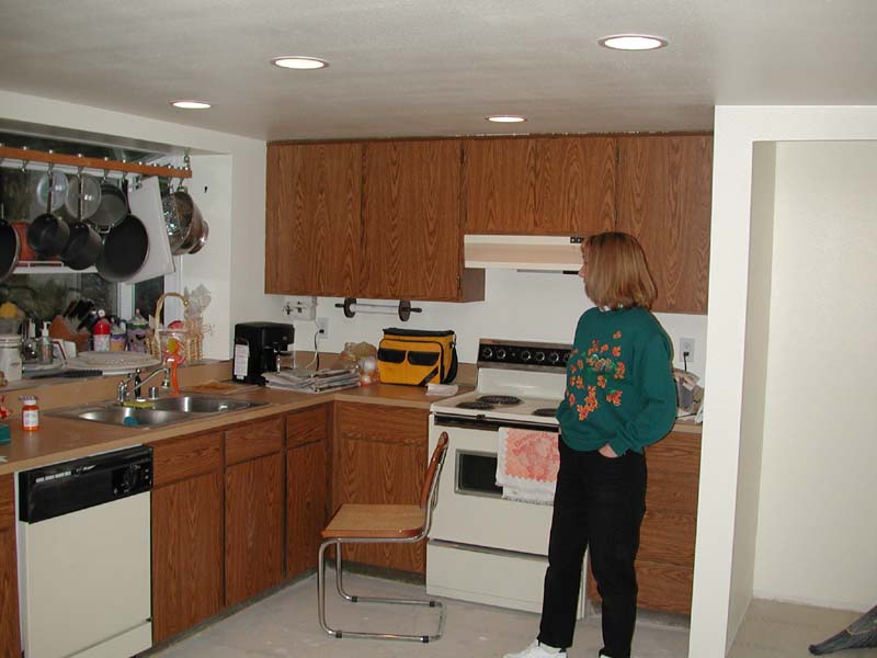 Carol's kitchen.jpg 56.5K